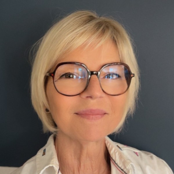 Nadine SALLES
